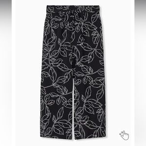 Torrid PULL-ON WIDE LEG CHALLIS HIGH-RISE TIE-FRONT PANT size 1 (16/18)